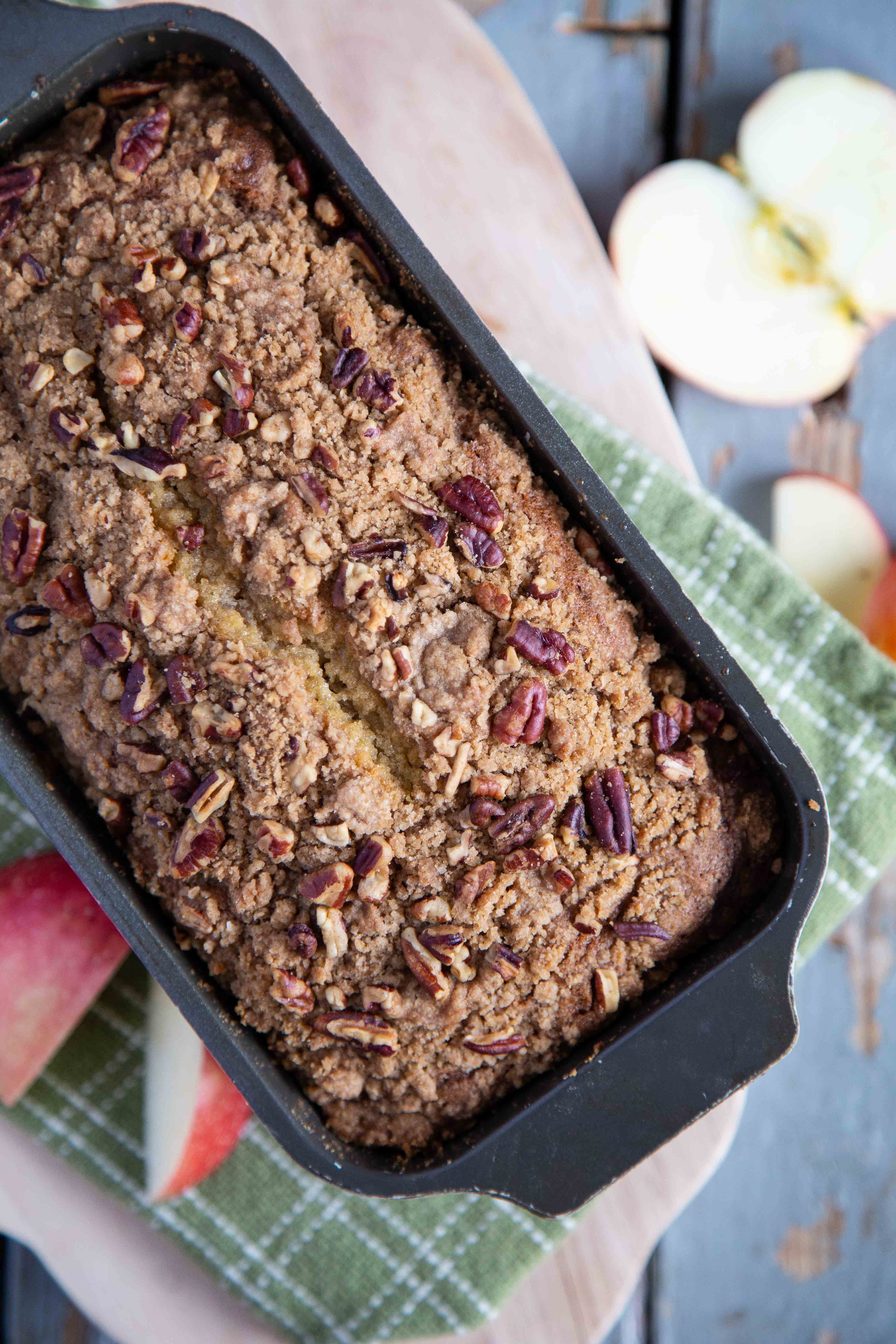 Cinnamon Streusel Apple Bread