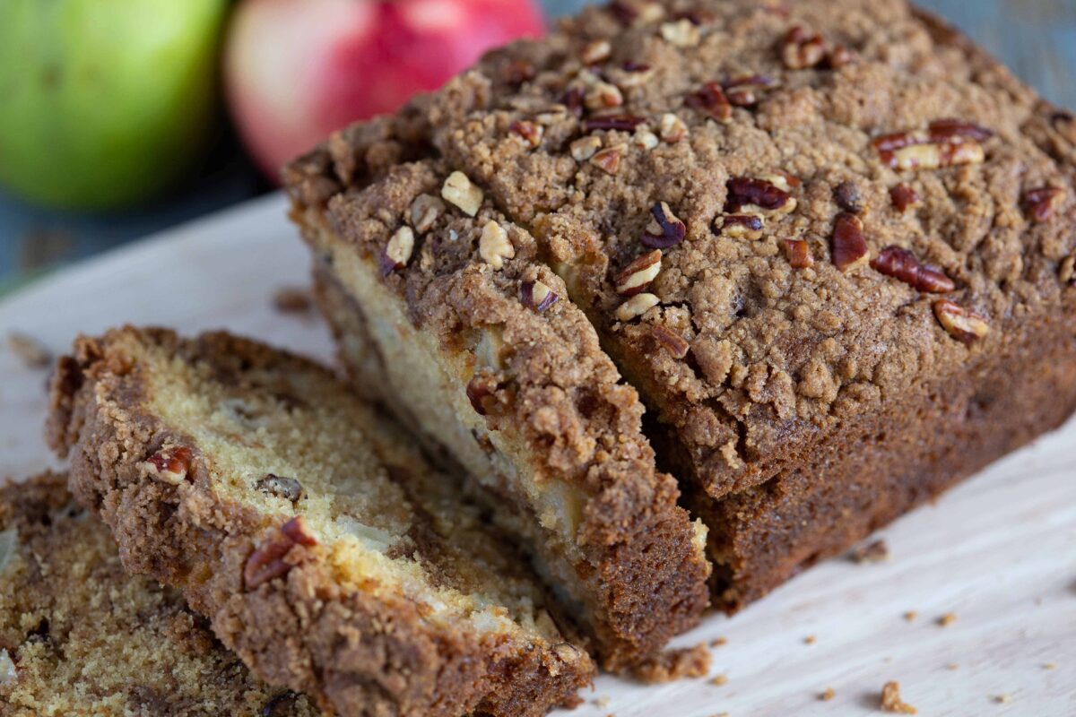 Cinnamon Streusel Apple Bread