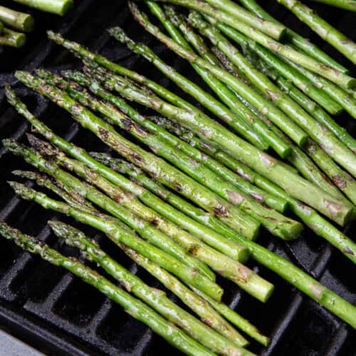 grilled asparagus on a grill.
