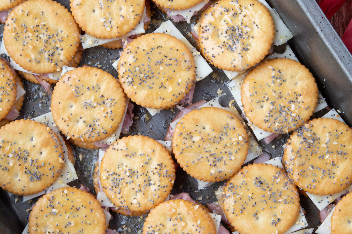 ritz cracker sandwiches in a 13x9 inch pan