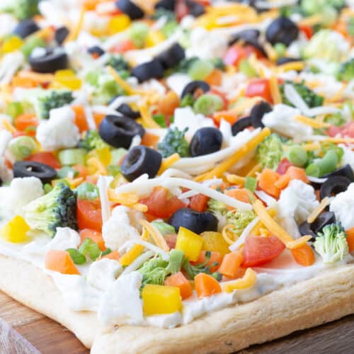 https://www.giftofhospitality.com/wp-content/uploads/2022/01/square-vegetable-pizza-500x500.jpg