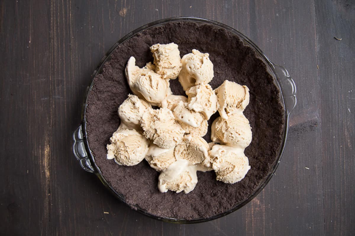 scoops of coffee ice cream in an Oreo pie crust.