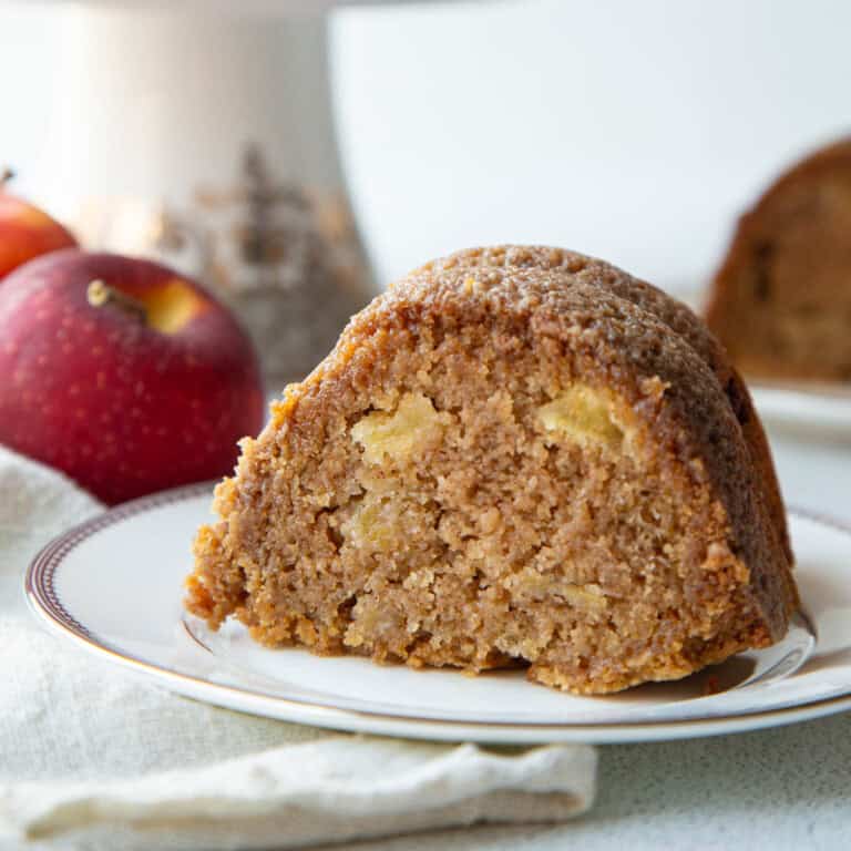 Old Fashioned Apple Cake